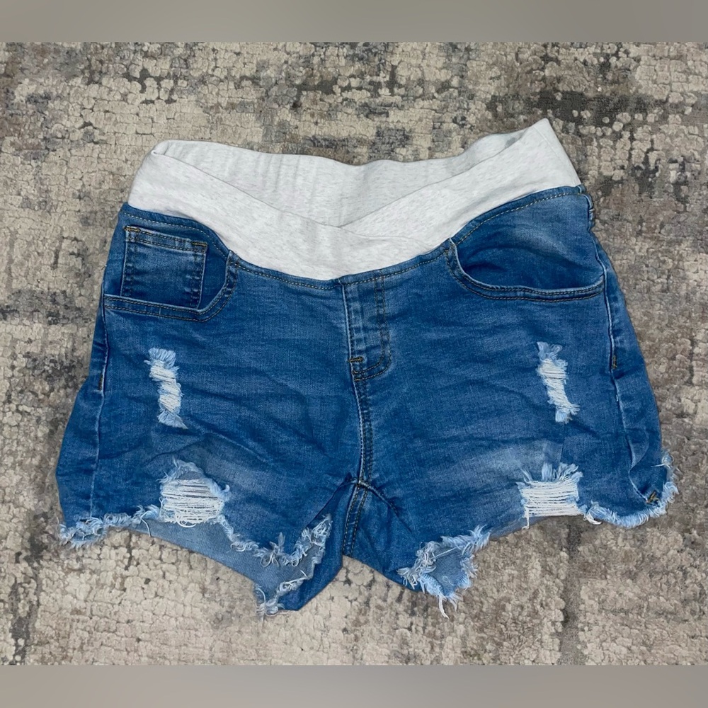 Denim Blue Women's maternity Distressed Shorts size medium
